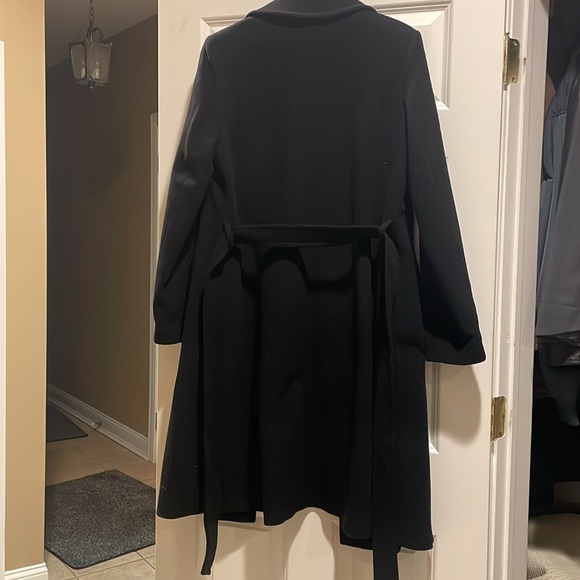 Coat - Picture 4 of 8